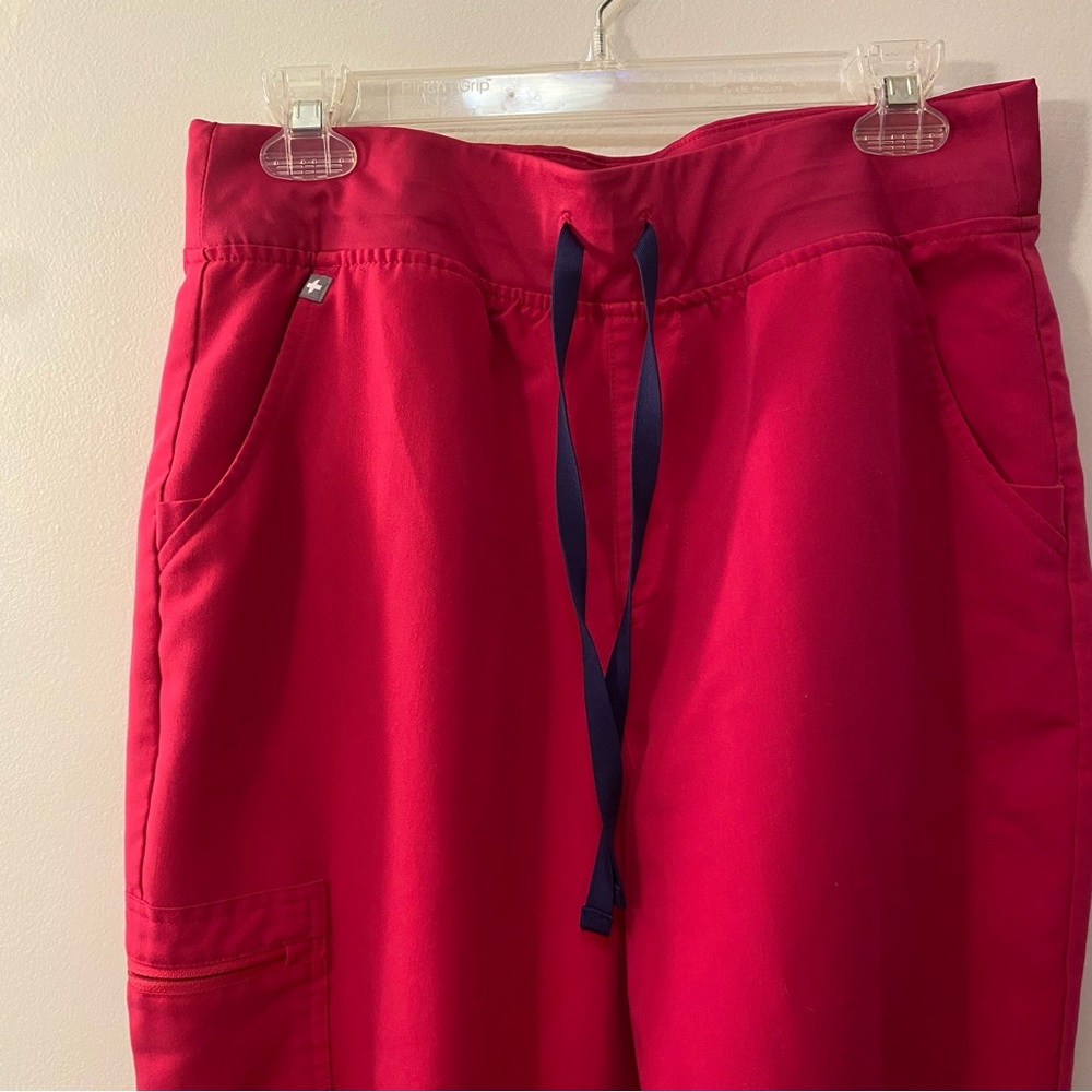 Figs | shocking pink | Zamora jogger high waisted | large